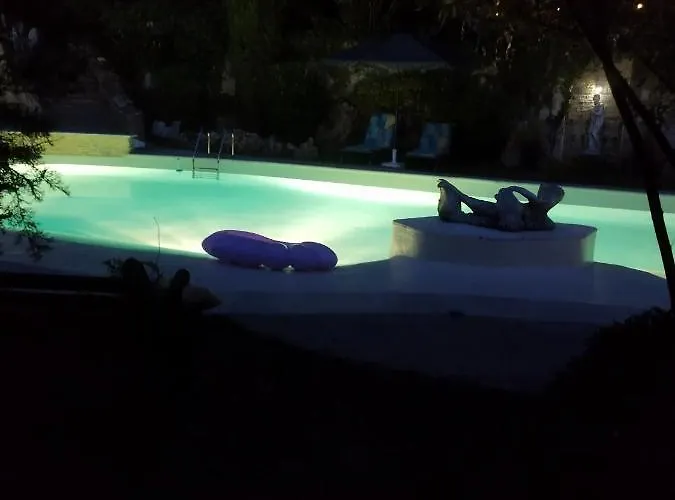 Stargazer 펜션 Saint-Chamassy